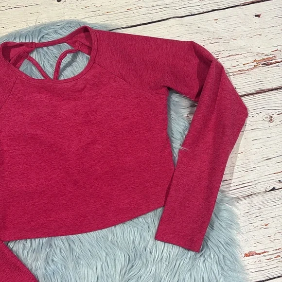 Beyond Yoga Spacedye Enlighten Cropped Pullover Top in Cranberry Heather - Picture 5 of 9